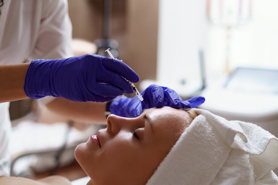 ¿Dónde hacen perfilado mandibular con ácido hialurónico con precios accesibles en Medellín?