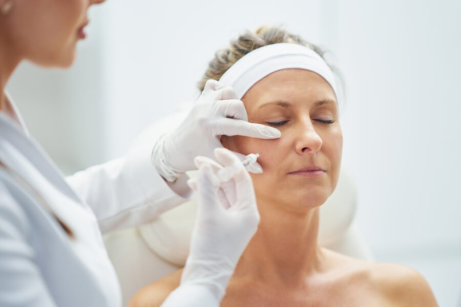 ¿Dónde puedo hacerme un tratamiento de Skin Booster con resultados duraderos en Medellin?