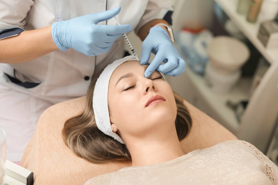 ¿Dónde ofrecen promociones para perfilado mandibular con ácido hialurónico en Colombia?