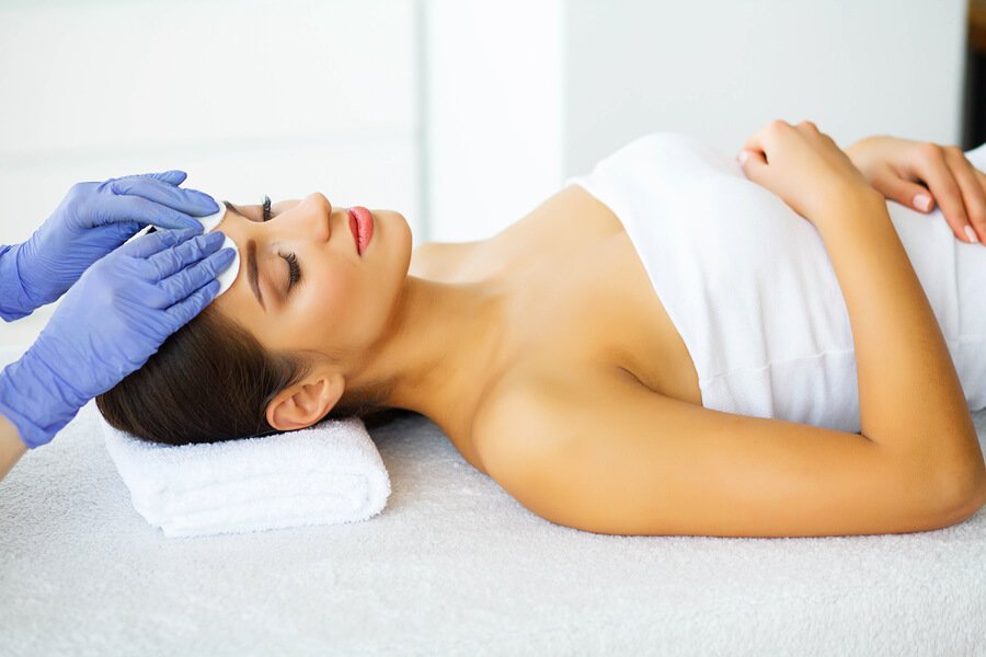 ¿Dónde ofrecen toxina botulínica para rejuvenecimiento facial en Colombia?