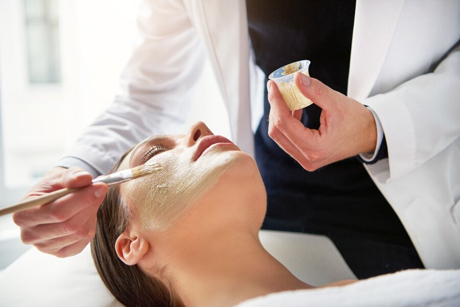 ¿Dónde puedo reservar una cita para Skin Booster en Beleco?